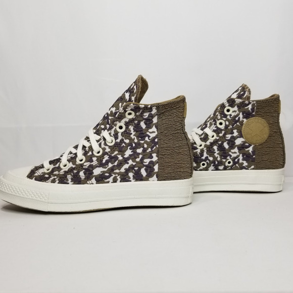 Converse Women's Chuck 70 Hi Tops Size 5.5 Sand Dune/ Raisin A01704C NWT - Picture 2 of 8